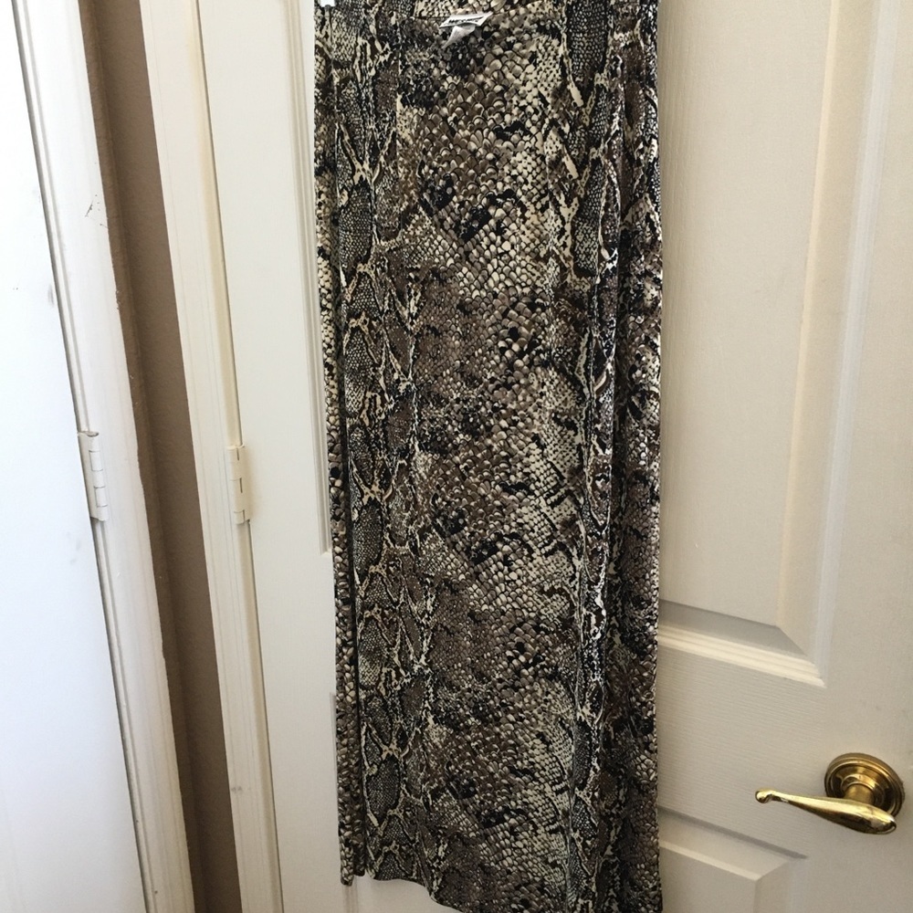FINAL MARKDOWN Western connection skirt medium
